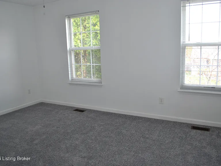 4118 Hickoryview Dr — Photo 20