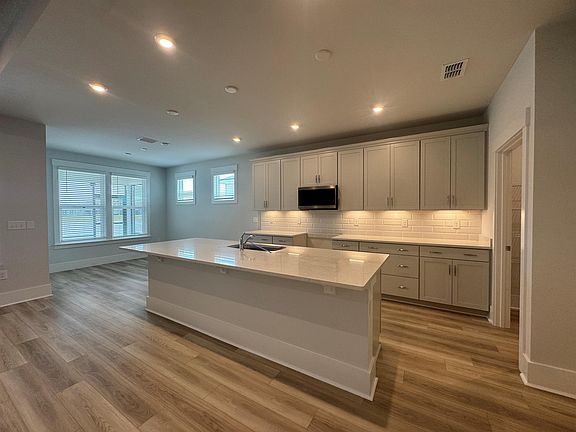 2nd image of 1109 Grinnell St. Phase 2 Lot 582