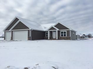 406 Kristy Lee Ct, Green Bay, WI 54311