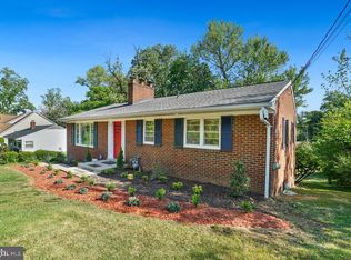 309 Cedar Ridge Dr, Oxon Hill, MD 20745