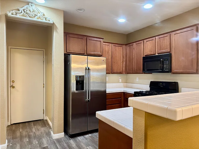 304 Esplanade Cir — Photo 8
