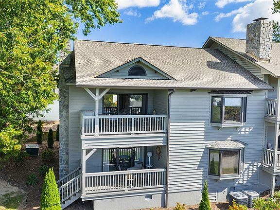 2nd image of 264 Evergreen Drive #6