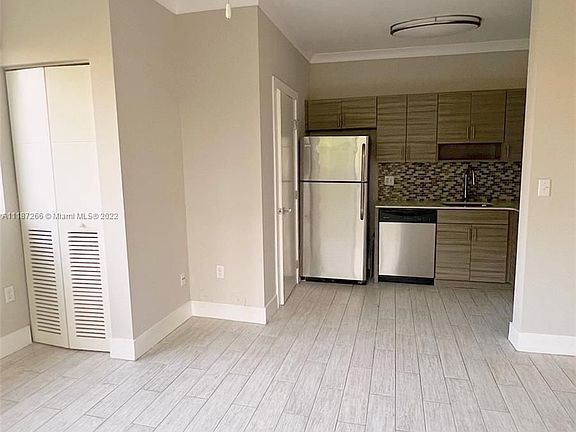 3rd image of 115 Menores Ave APT 12