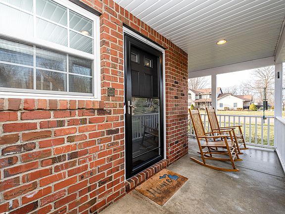 4th image of 4135 Grandwood Cir