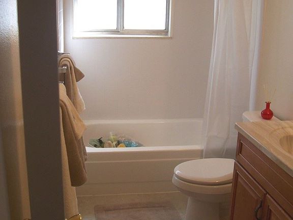 4th image of 370 Cypress St
