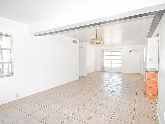 4th image of 106 Palm Ave