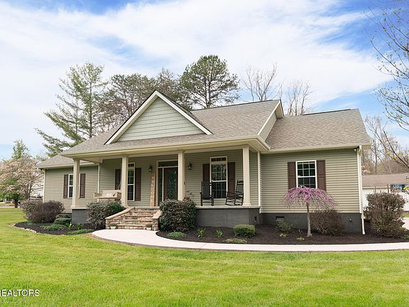 2nd image of 1105 Whirlaway Ln