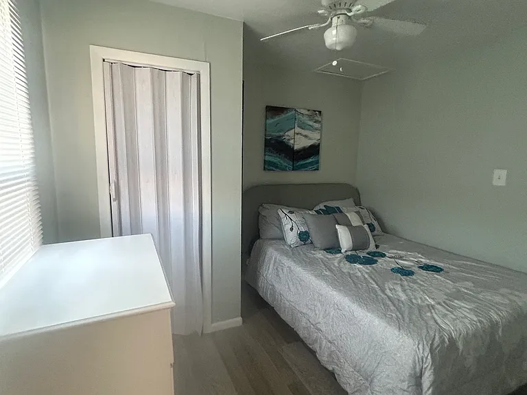 407 W San Ysidro Blvd W — Photo 12