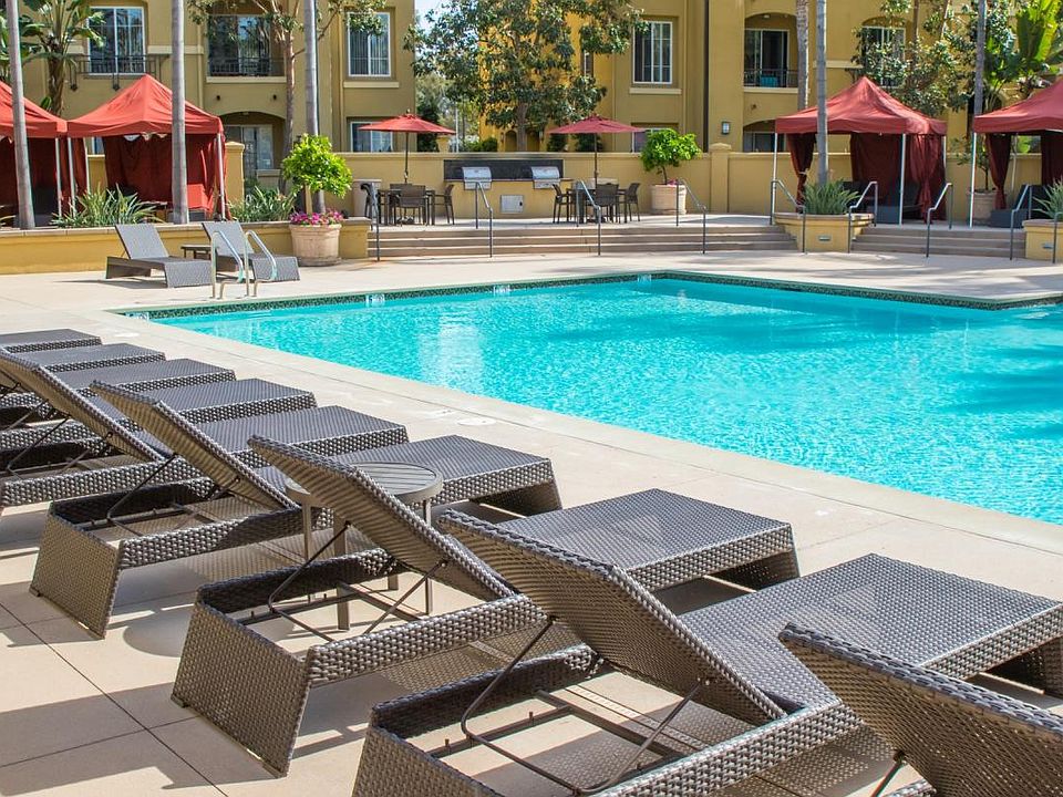 Lounge at the Pool