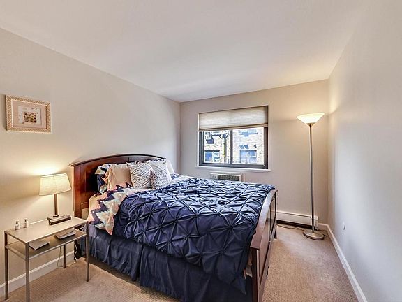 4th image of 607 W Wrightwood Ave APT 408