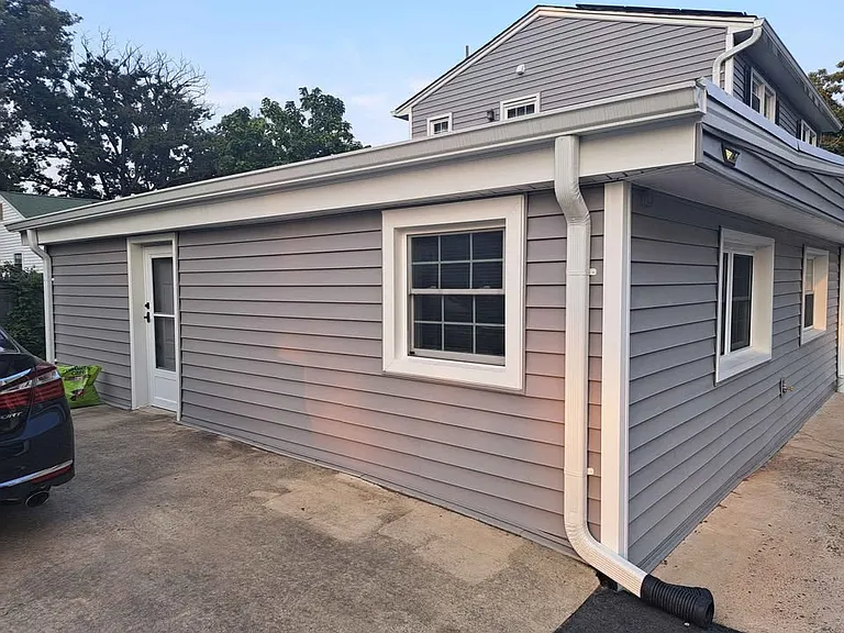 702 Douglass Ave — Photo 7