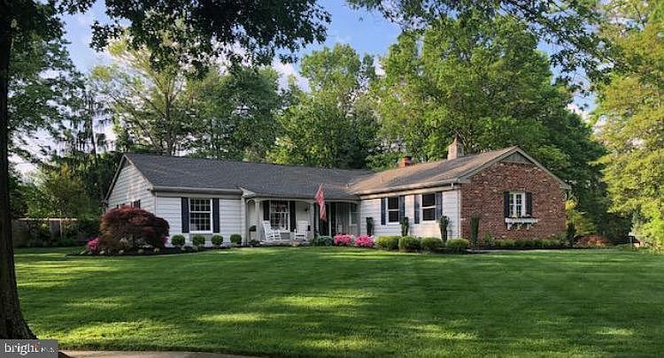 1st image of 913 Fernwood Rd