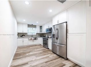 111 SW 68th Blvd, Pembroke Pines, FL 33023