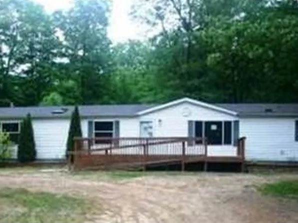120 Forestville Dr, Houghton Lake, MI 48629