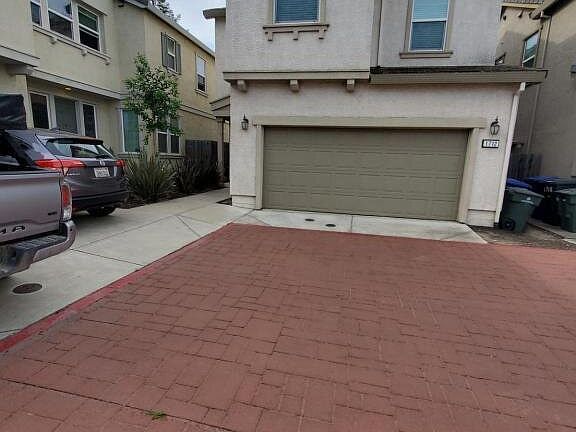 2nd image of 1712 Mammoth Way