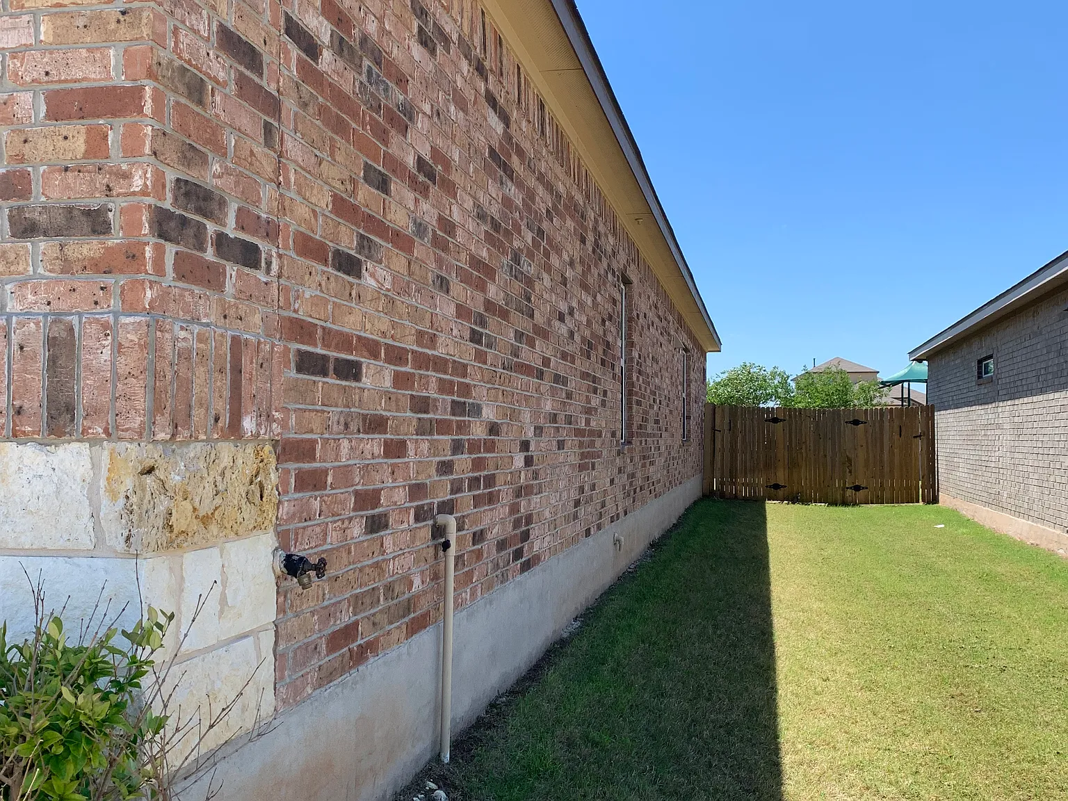 3 bed, 1754 sqft, $2,200 — Photo 4