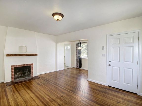 5th image of 3817 Lissetta Ave