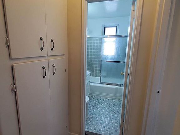 5th image of 385 E 16th St APT 2G