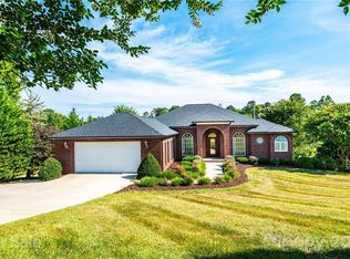 2318 Carriage Ln, Lincolnton, NC 28092