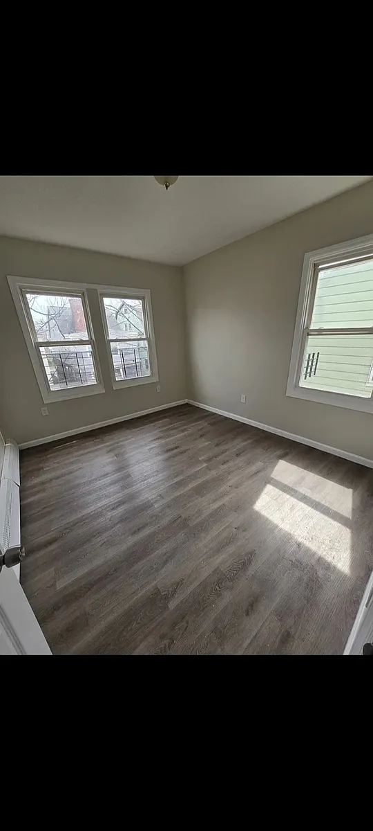 Building Photo - 22 Goodwin Ave #2L