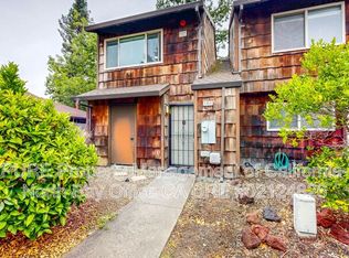 1313 Parkway Dr, Rohnert Park, CA 94928