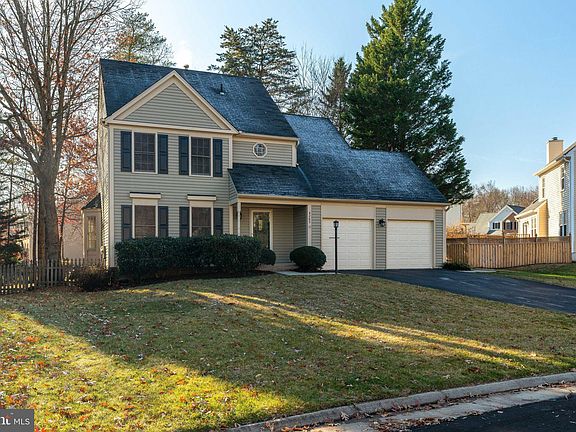 3rd image of 4263 Chambord Ln