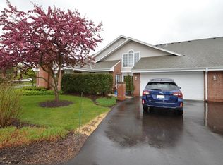 8773 Woodbridge Dr #8773, Greendale, WI 53129