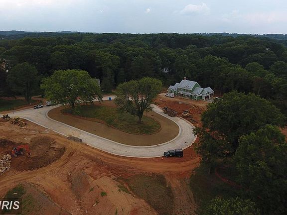 5th image of 217 Hampton Park Cir