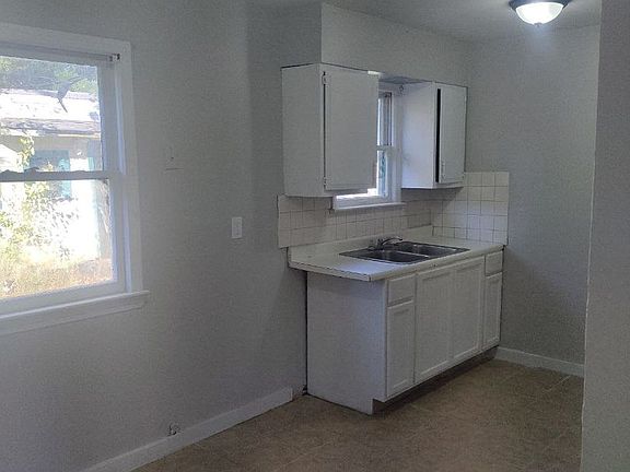 2nd image of 12510 Summerland Ave