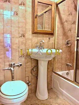 Rented by Luxor Homes & Investment Realty | media 7