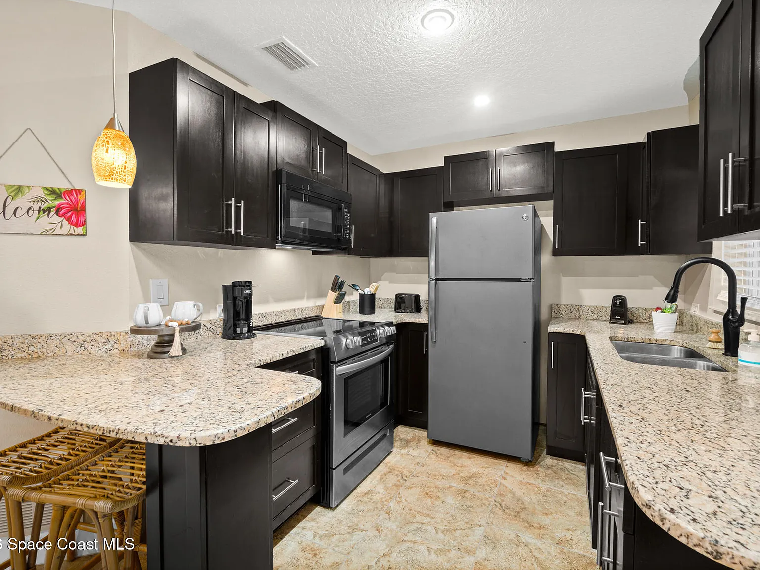 1 bed, 1.0 bath, 1104 sqft, $2,500 — Photo 3
