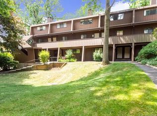 185 Knapps Hwy, Fairfield, CT 06825
