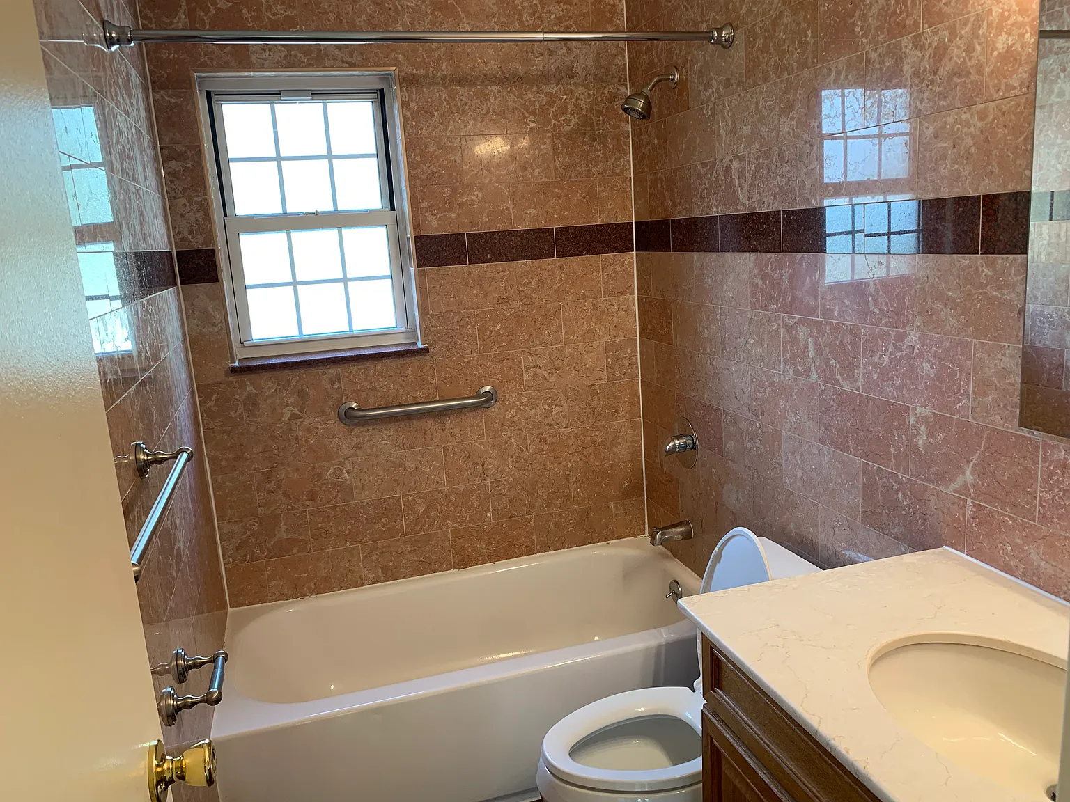 1 bed, $2,100 — Photo 2