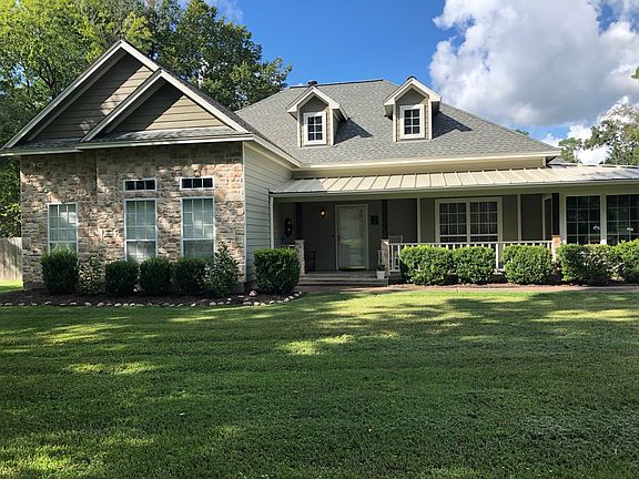 2nd image of 3023 Grace Ln