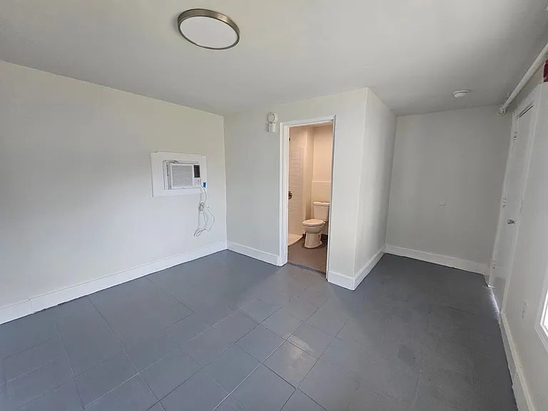 2322 Two Notch Rd — Photo 12