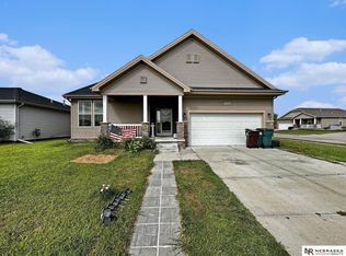 960 Garden Valley Rd, Lincoln, NE 68521