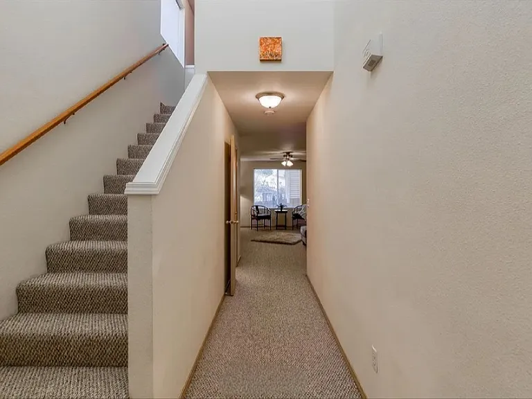 9700 NE 26th Pl — Photo 3