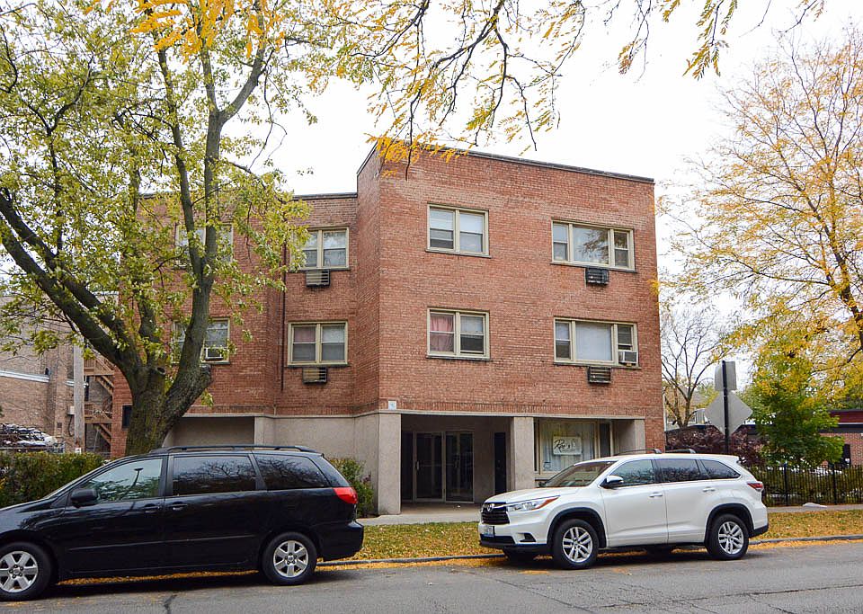 1st image of 7319 N Rogers Ave #107