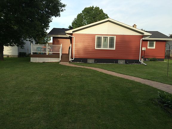 3rd image of 111 Regina Ave S