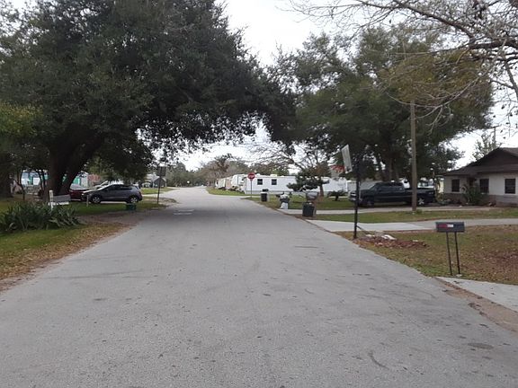 4th image of 2606 Elm Ave
