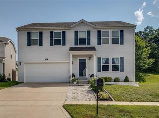 738 Rockshire Dr, Herculaneum, MO 63048