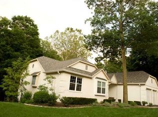 10853 E Geist Woods Ln, Indianapolis, IN
