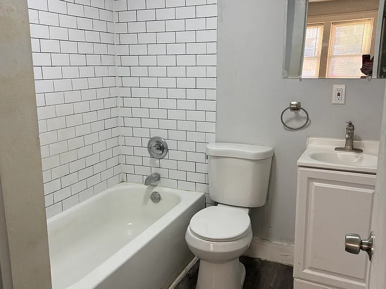 138 N Lawn Ave #1S — Photo 6