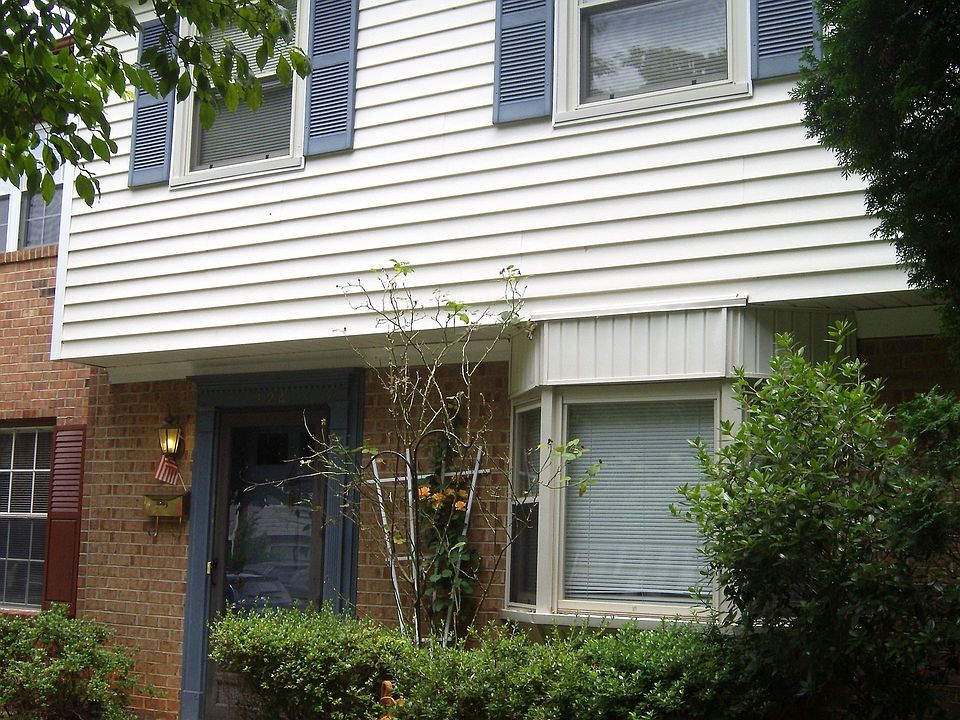 1st image of 124 E Cadbury Dr