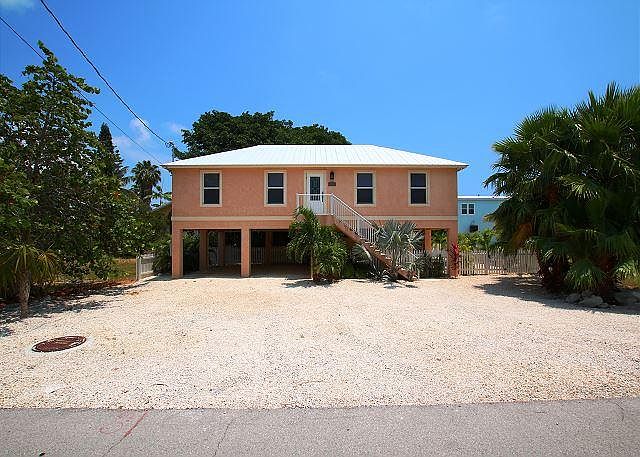 1st image of 530 Avenida Primiceria