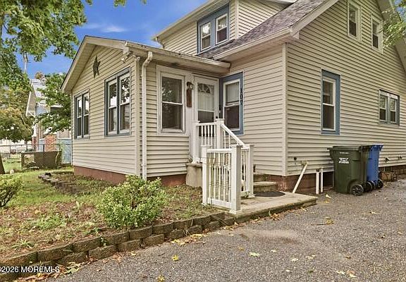 3rd image of 107 Elm Street