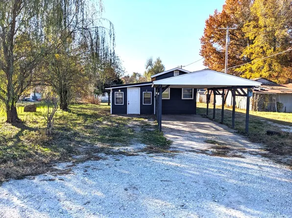 609 E Hannum St, Carterville, MO 64835