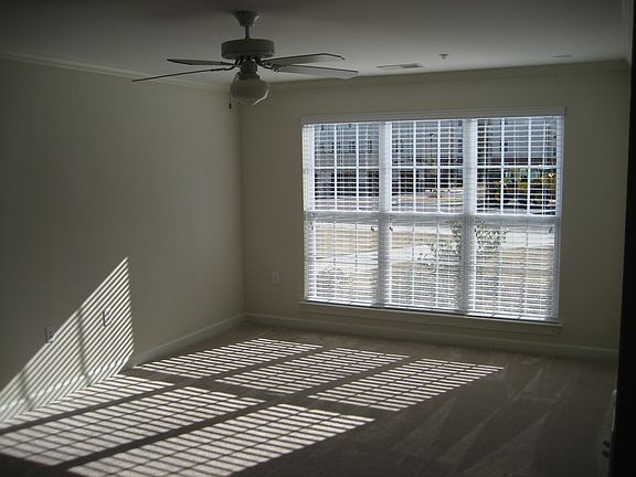 4th image of 2808 Bloomfield Ln Unit 106