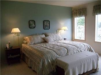 2nd image of 1063 NE Holm Ct