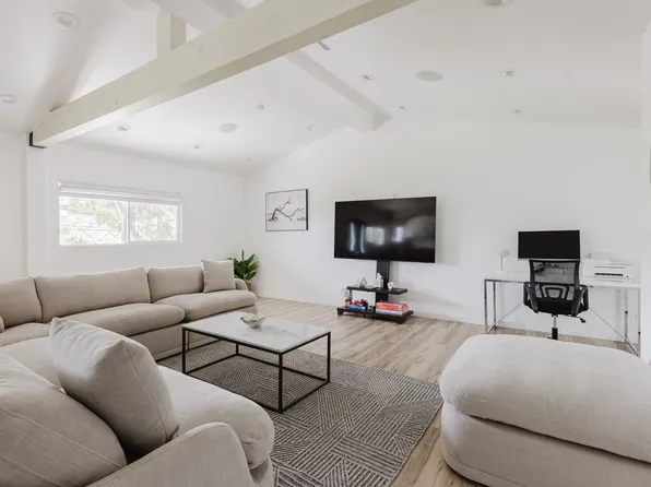 15026 Valley Vista Blvd, Sherman Oaks, CA 91403